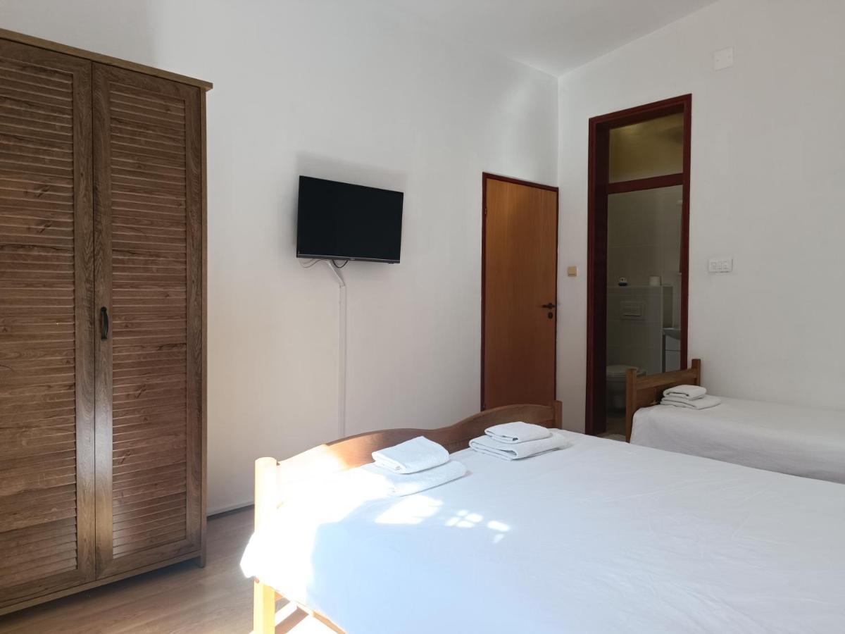 Apartments Branka- 4 Apartments In House- 1 Apartment Has Jacuzzi Vir Exterior photo