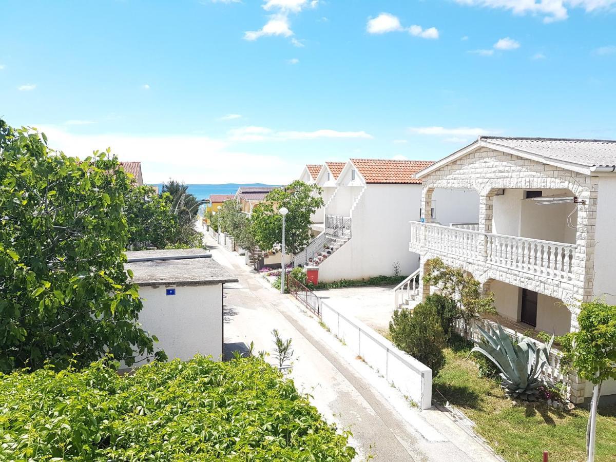 Apartments Branka- 4 Apartments In House- 1 Apartment Has Jacuzzi Vir Exterior photo